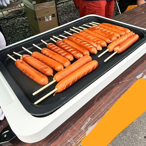 小さな町のお祭りでしたがあげもち120個、フランクフルト200本完売しました!
大好評でした!
ありがとうございました!