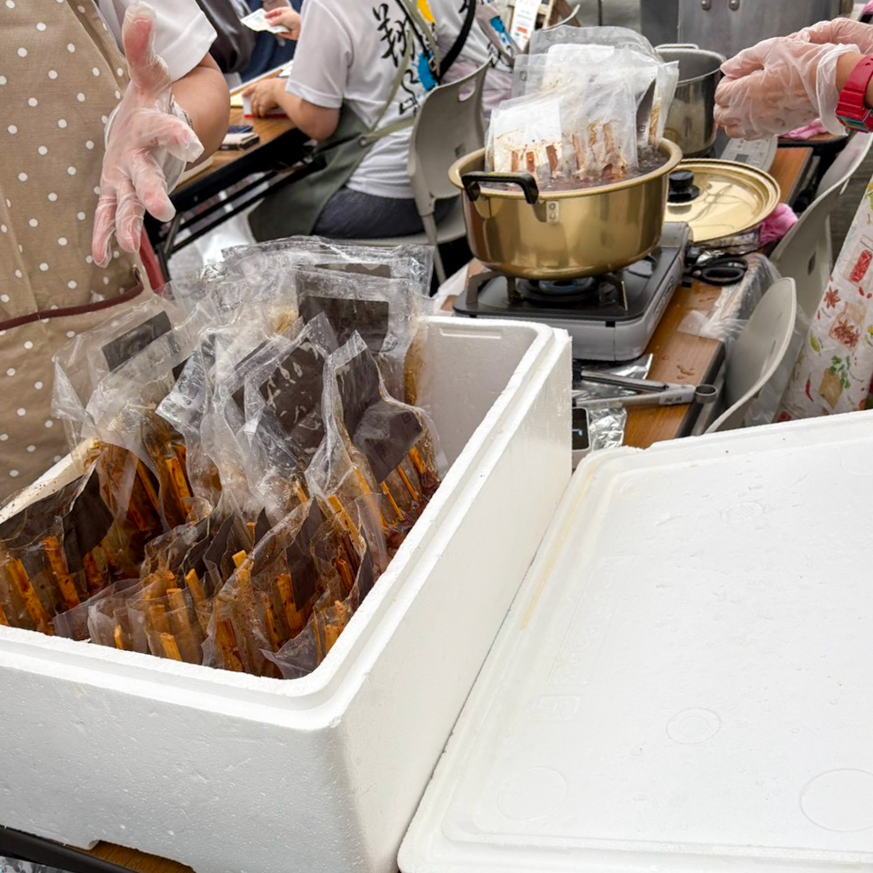文化祭で出店しました。 肉巻きおにぎり棒大サイズはボリュームもあって、お腹を空かせた男子たちからも大好評でした。 ぜひまた利用させていただきたいです！ ありがとうございました。